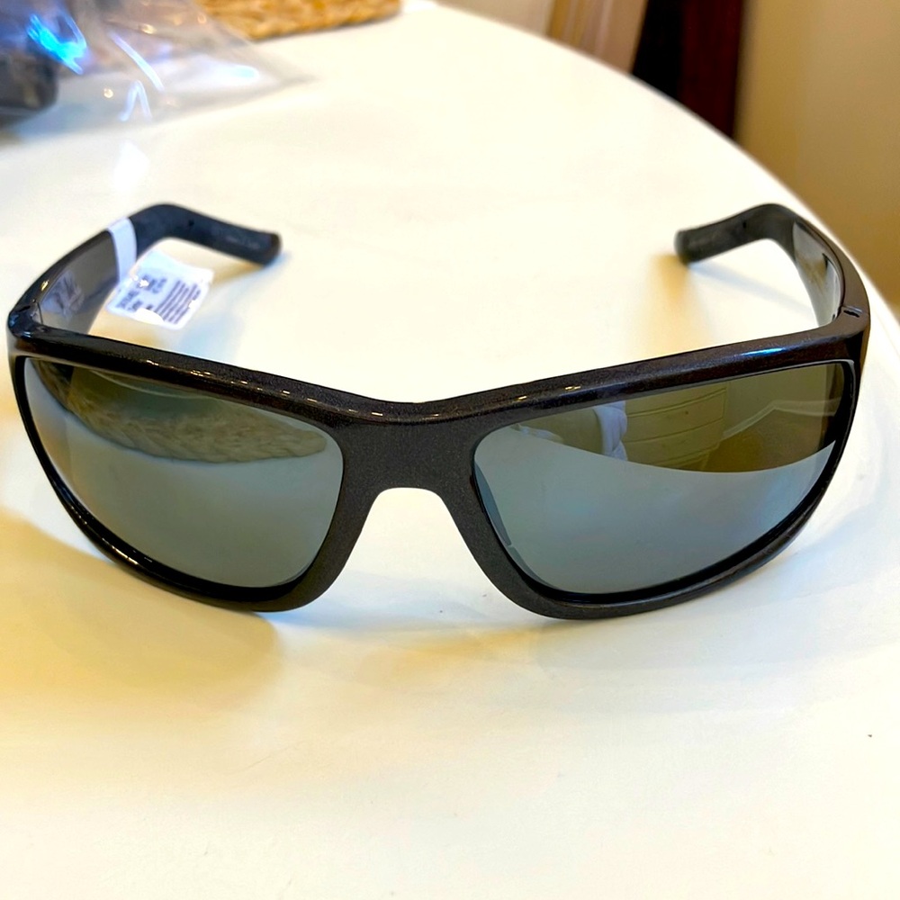 OCTO RXABLE “ CONTOUR” POLARIZED GLOSS GREY SUNGLASSES NEW